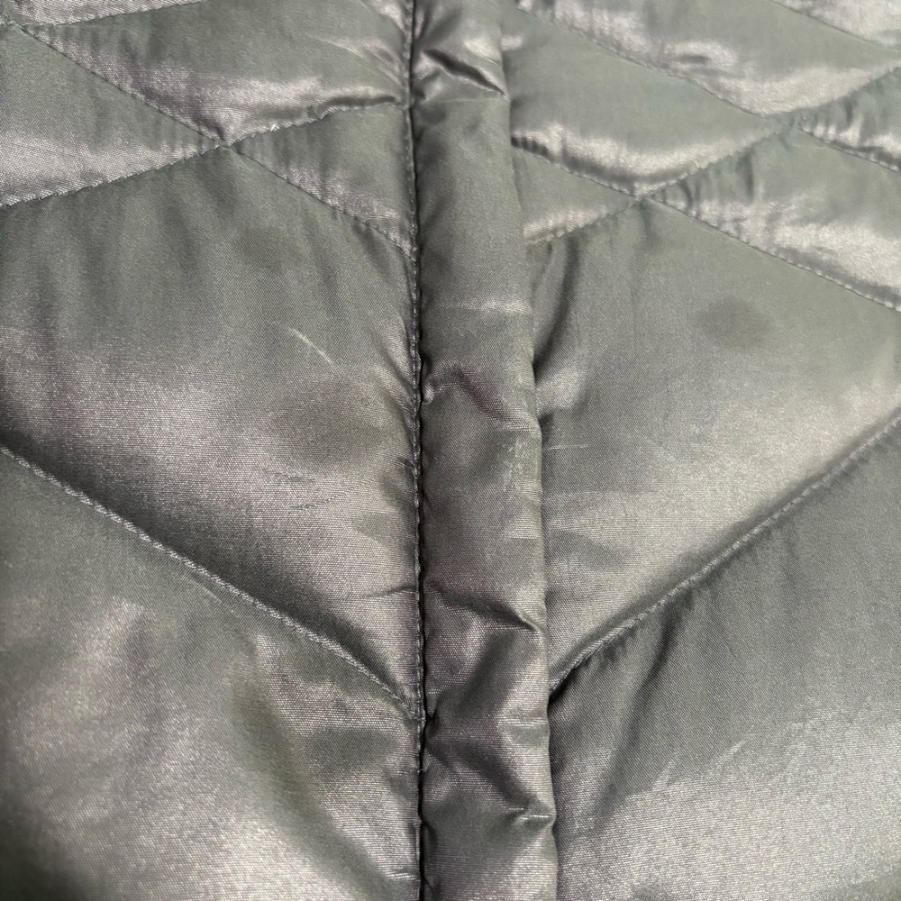 The North Face Charcoal Puffer vest - Picture 3 of 5